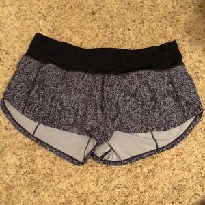 Size 6 lululemon shorts